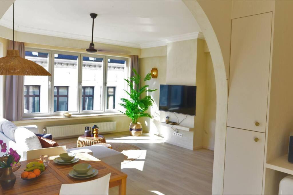 Downtown 2 Bdr Apartment ***** 3 アントウェルペン エクステリア 写真