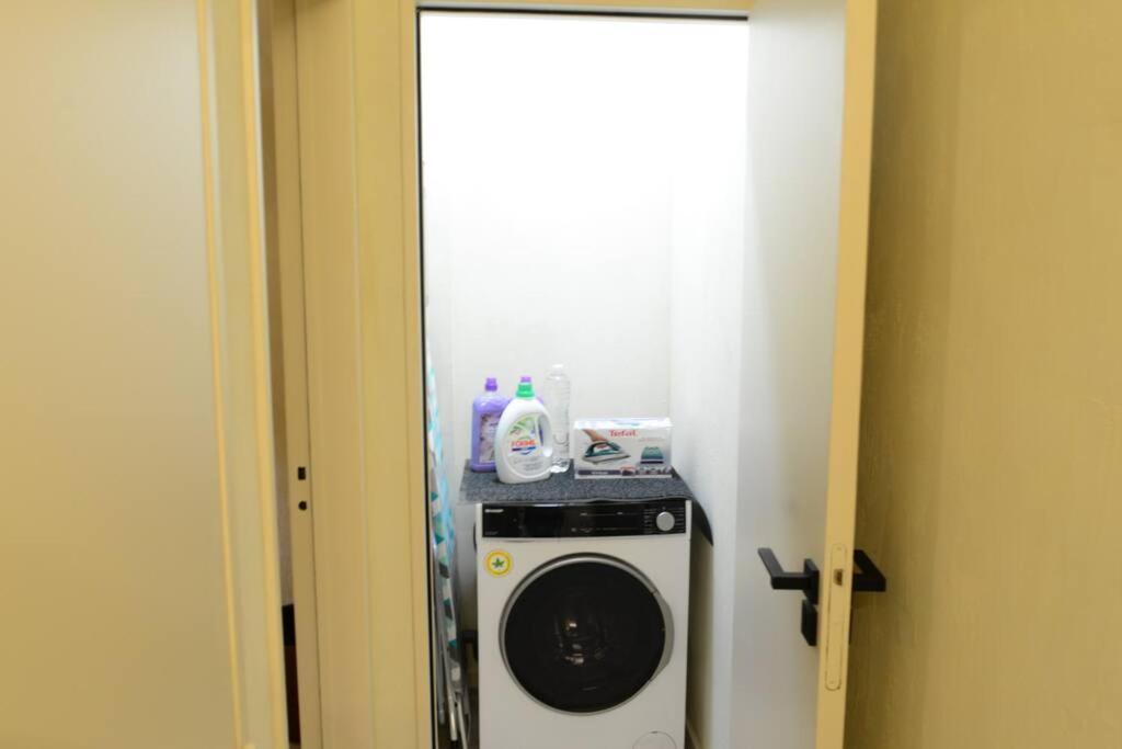 Downtown 2 Bdr Apartment ***** 3 アントウェルペン エクステリア 写真